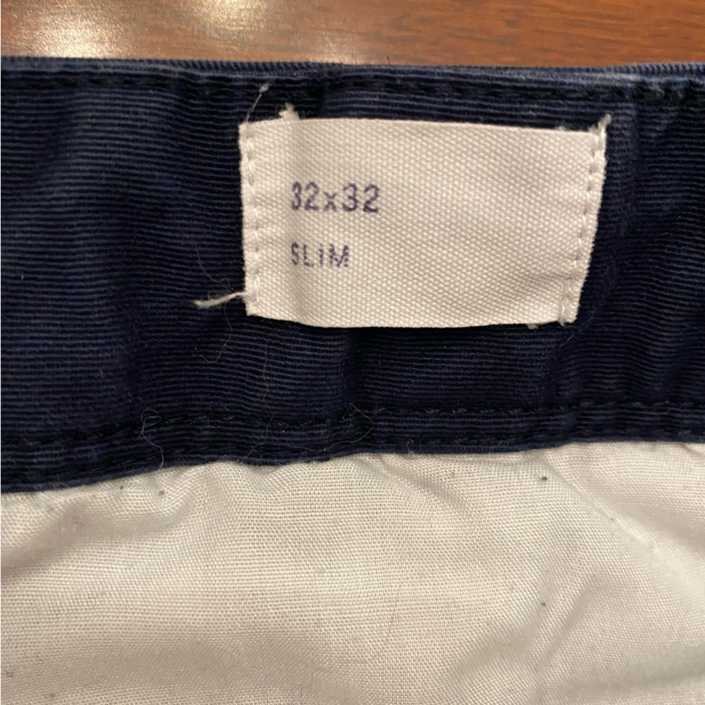 Gap chinos. Men’s 32 x 32. Navy color. - Picture 3 of 3